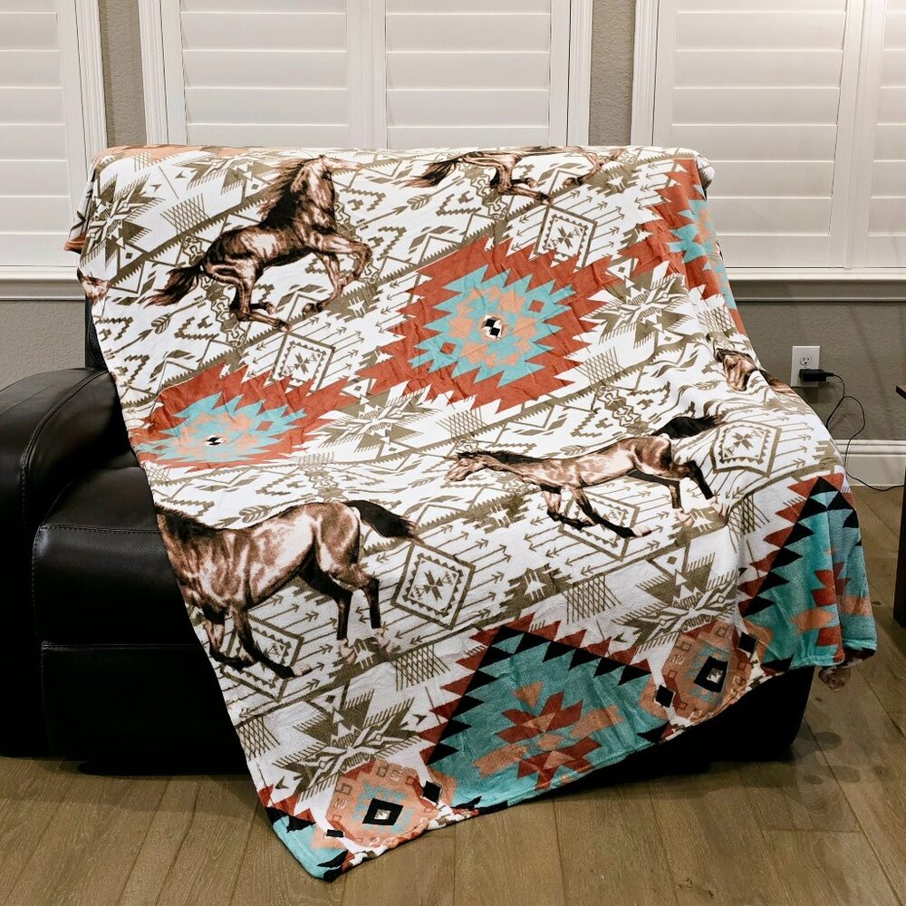 Super Soft Flannel Fleece Blanket (Style: Horses & Aztec) [LWFB220-HorsesAztec]